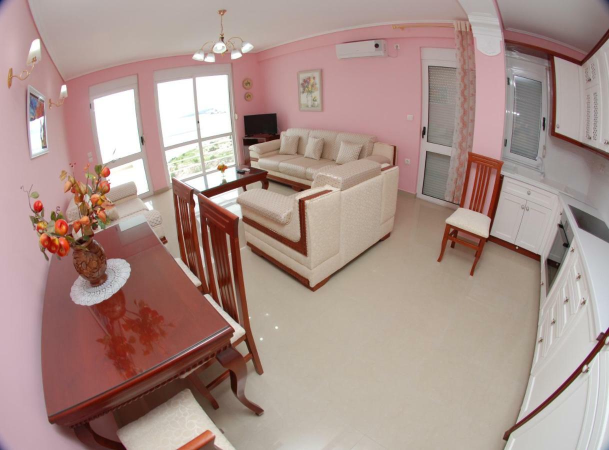 Erti'S Apartments Sarandë Eksteriør billede