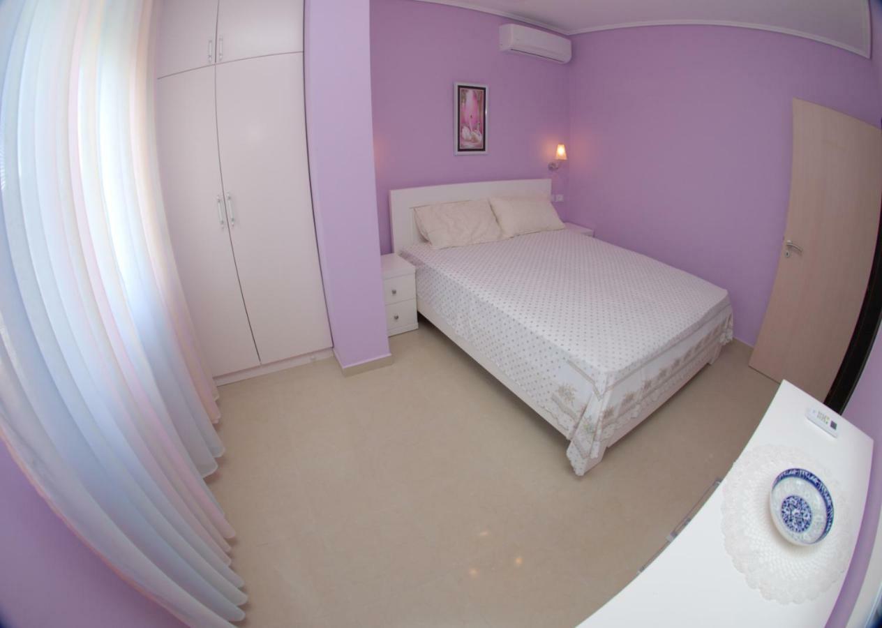 Erti'S Apartments Sarandë Eksteriør billede