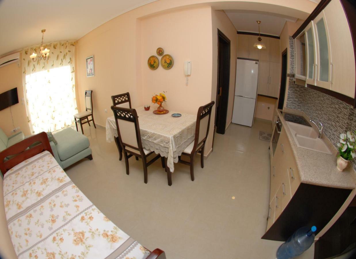 Erti'S Apartments Sarandë Eksteriør billede